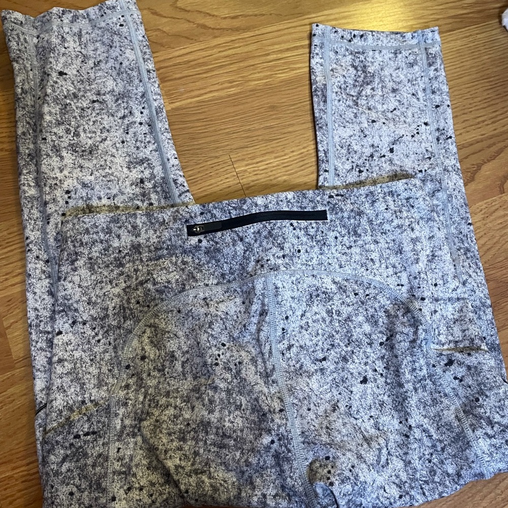 Gray Cropped Lululemon Leggings (with Pockets)